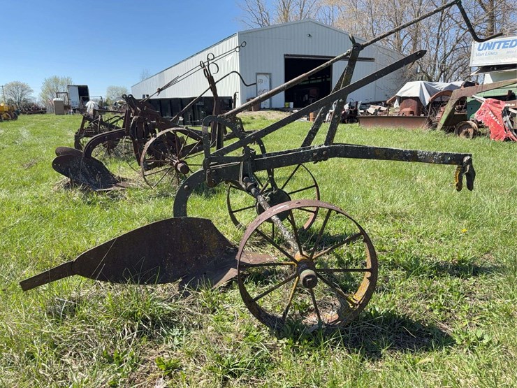 walking-plow-with-steel-wheels-&-trip-lift-image-2