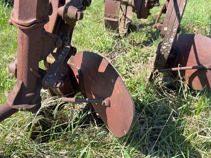 oliver-four-bottom-plow-image-26