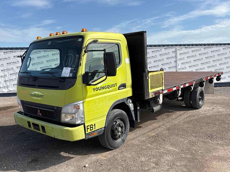 2007-mitsubishi-fuso-fe85d-image-1