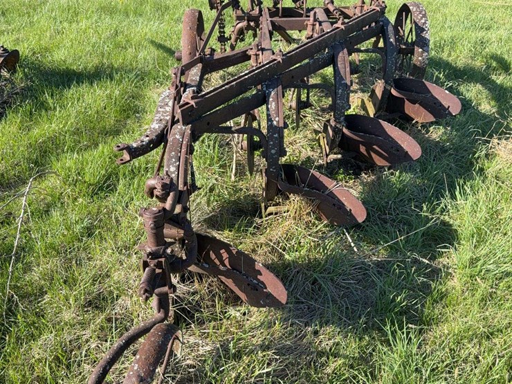 4-bottom-chain-lift-plow-image-3