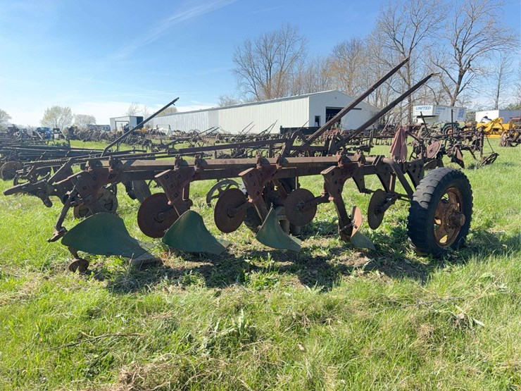 john-deere-16-image-1