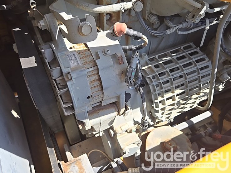 2011-deere-450d-lc-image-70