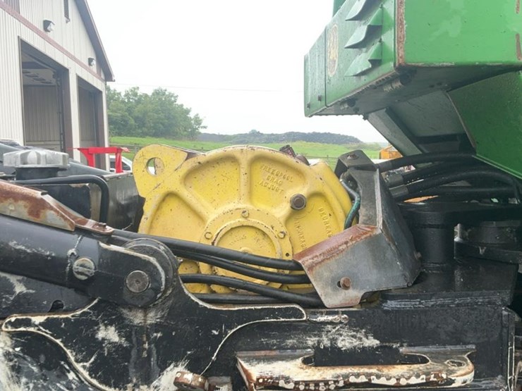 2014-deere-648h-image-35