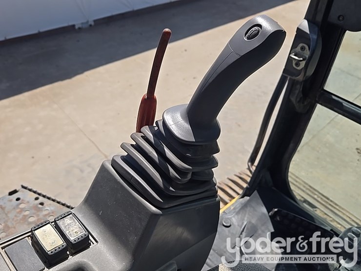2011-deere-450d-lc-image-83