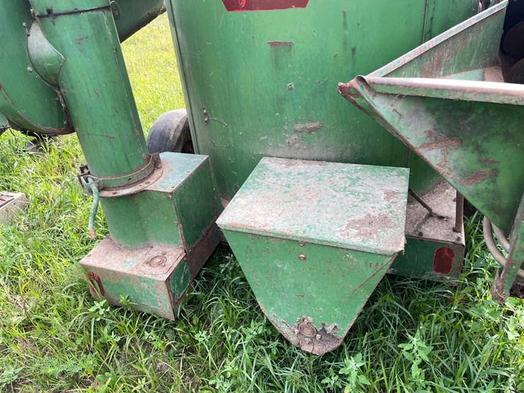 john-deere-700-image-19