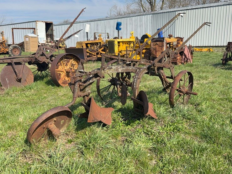 two-bottom-plow-image-3