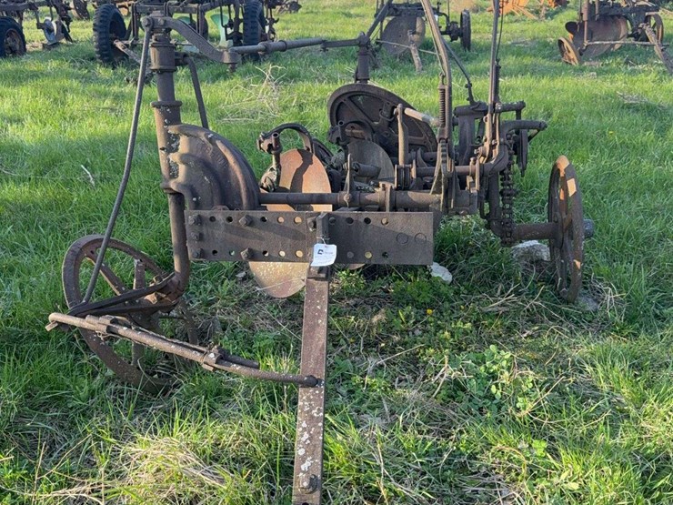 ihc-2-bottom-disc-plow-image-8