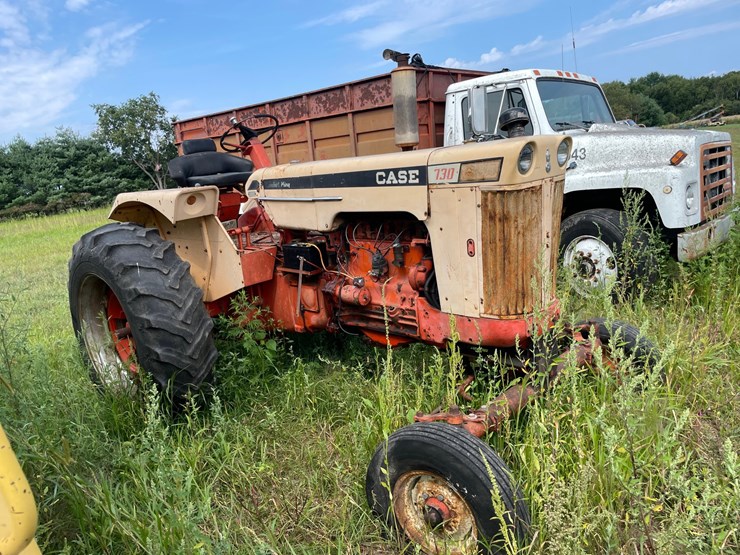 #2566-•-case-730-gas-wide-front-tractor-image-37