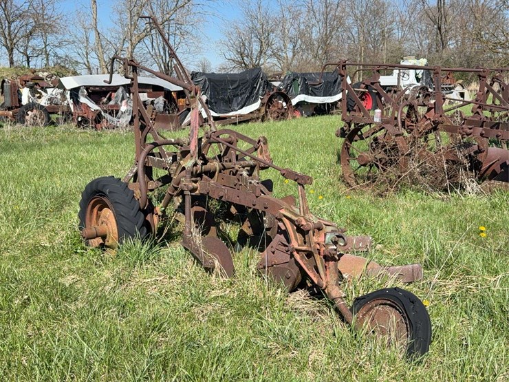 oliver-three-bottom-plow-image-4