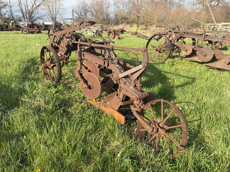 three-bottom-plow-image-4