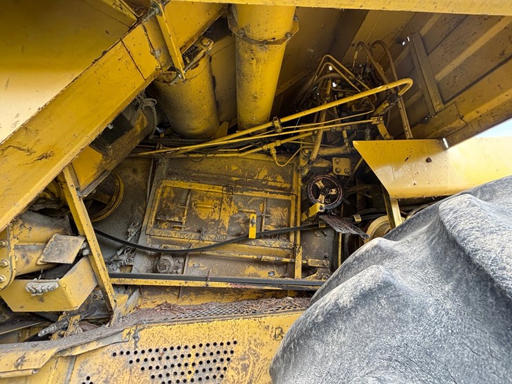new-holland-tr98-image-63