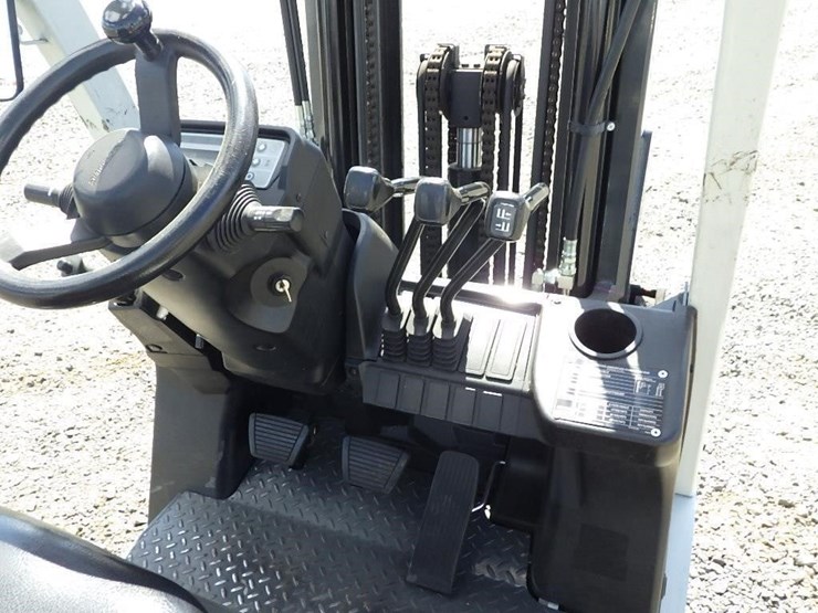 unicarriers-mcp1f2a25lv-forklift-image-23