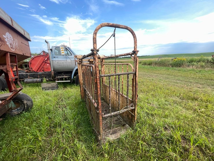#2635-•-for-most-a-25-portable-head-chute-image-6