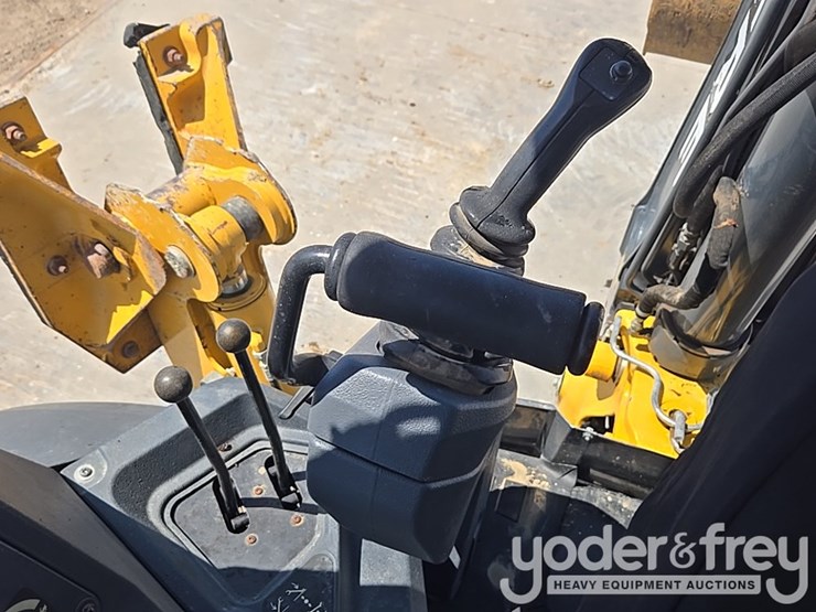 2019-deere-310sl-image-61