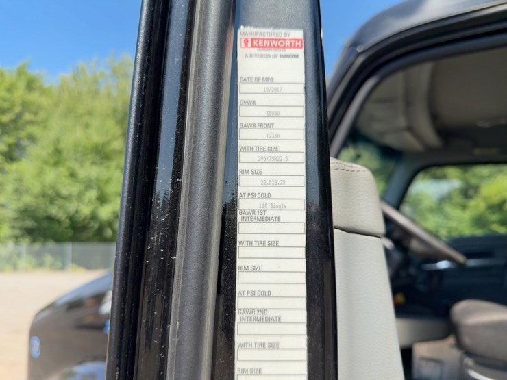 2018-kenworth-t680-image-33