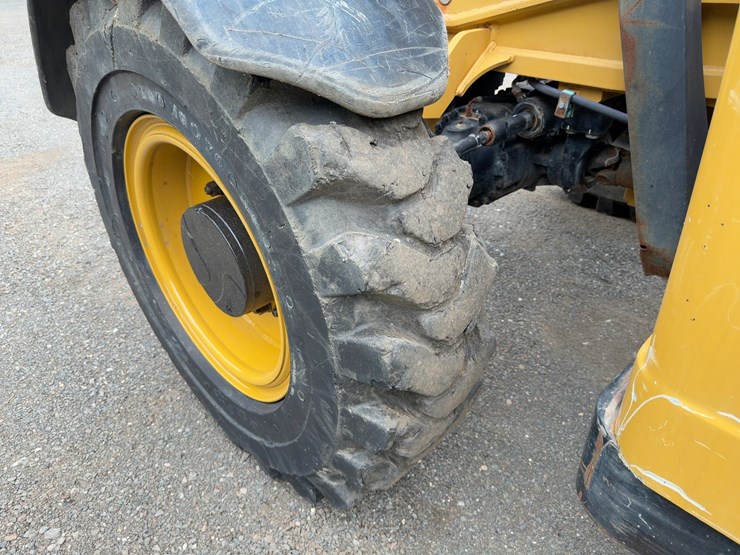 2014-caterpillar-tl943c-image-11