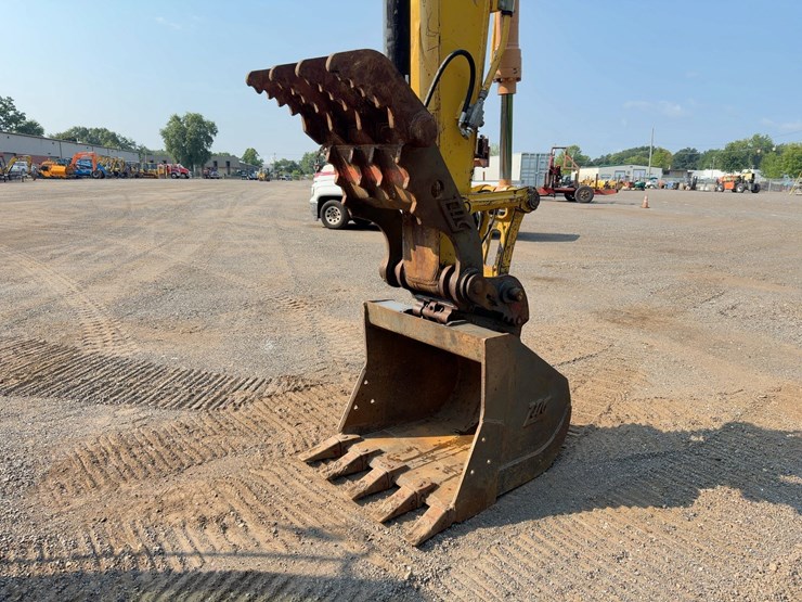 2018-kobelco-sk140sr-lc-5-image-9