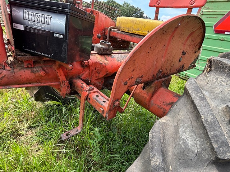 #2568-•-allis-chalmers-c-narrow-front-tractor-image-27