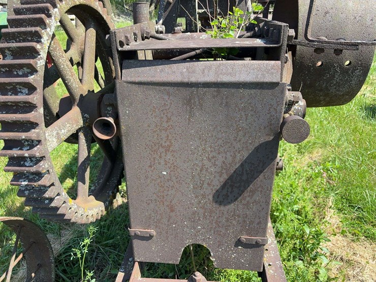 case-bale-press-image-17