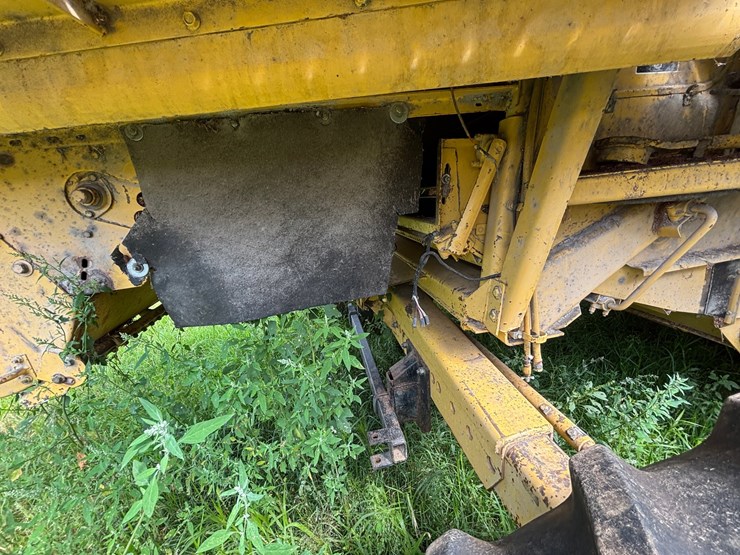 new-holland-tr98-image-61