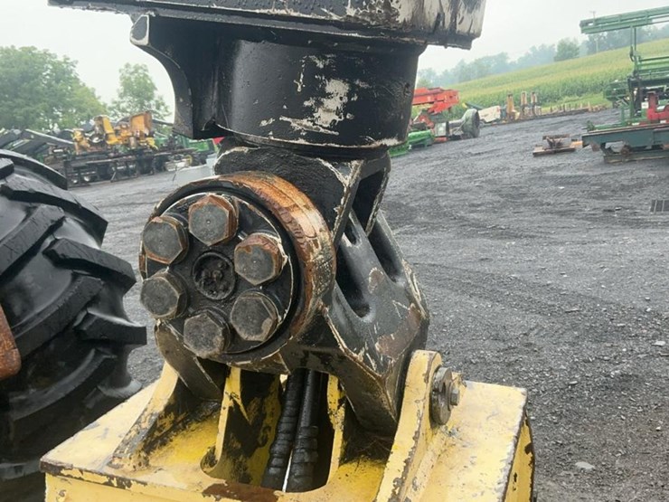 2014-deere-648h-image-62