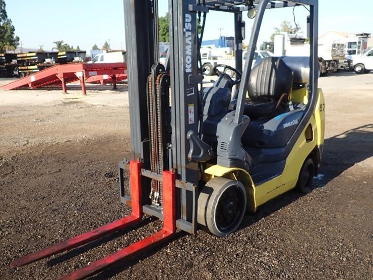 komatsu-fg25st-16-image-1
