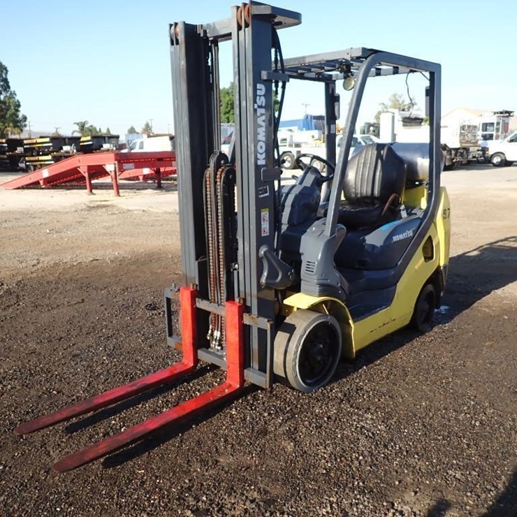 KOMATSU FG25ST-16