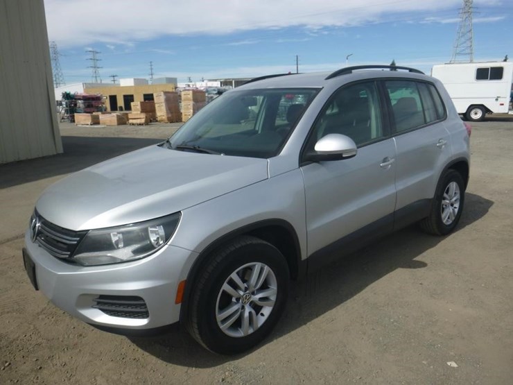 2015-volkswagen-tiguan-image-1