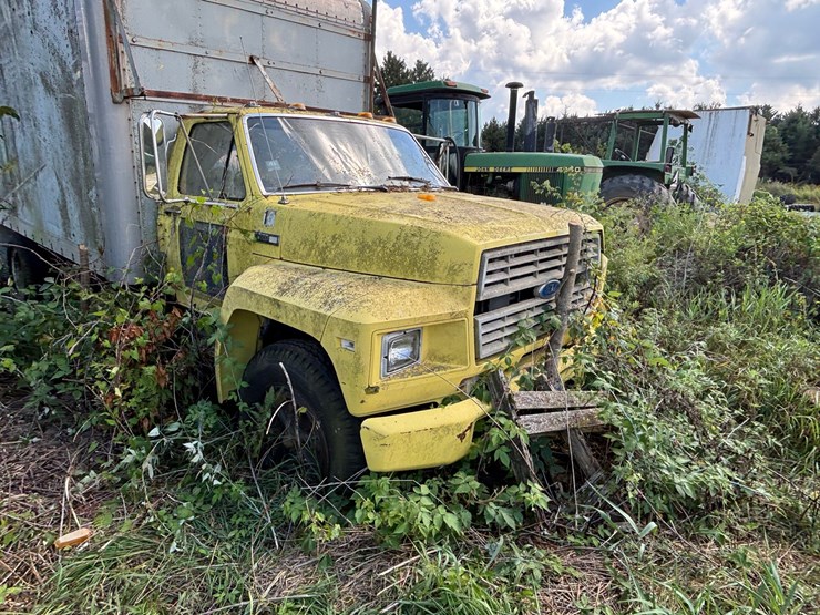 1985-ford-f700-image-10