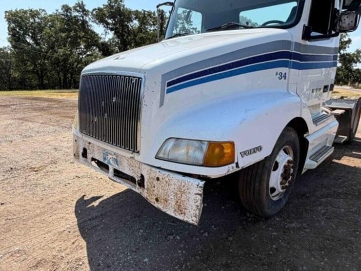 1998-volvo-semi-image-9