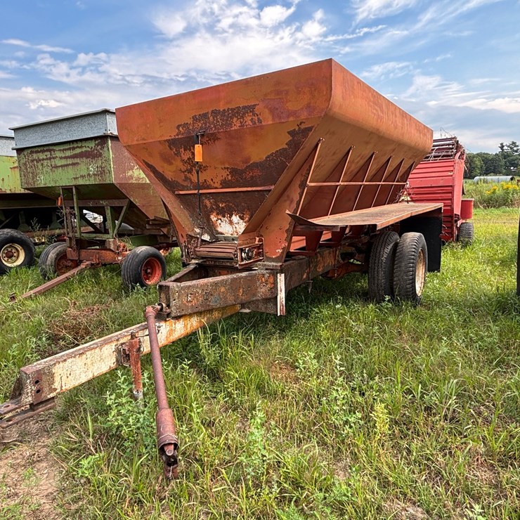 #2650 • Lime Spreader