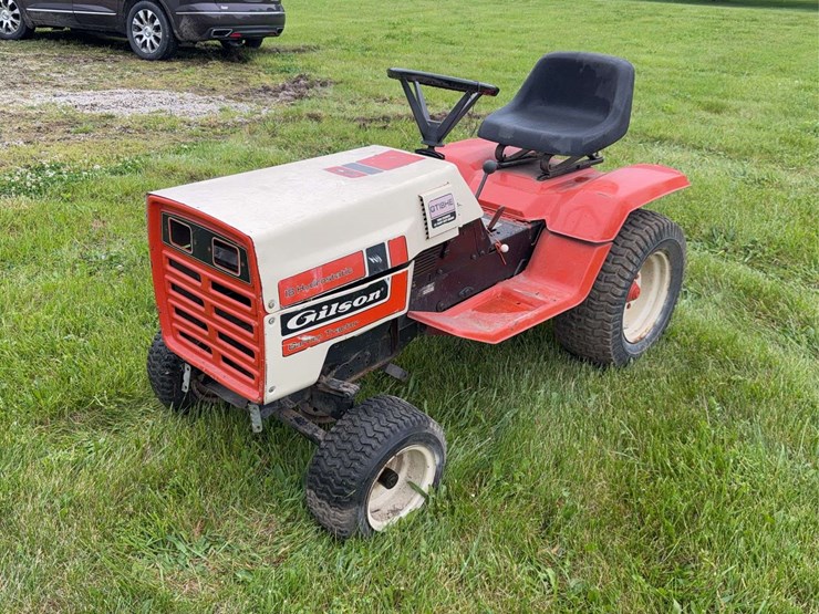 gilson-gt18he-garden-tractor-image-1
