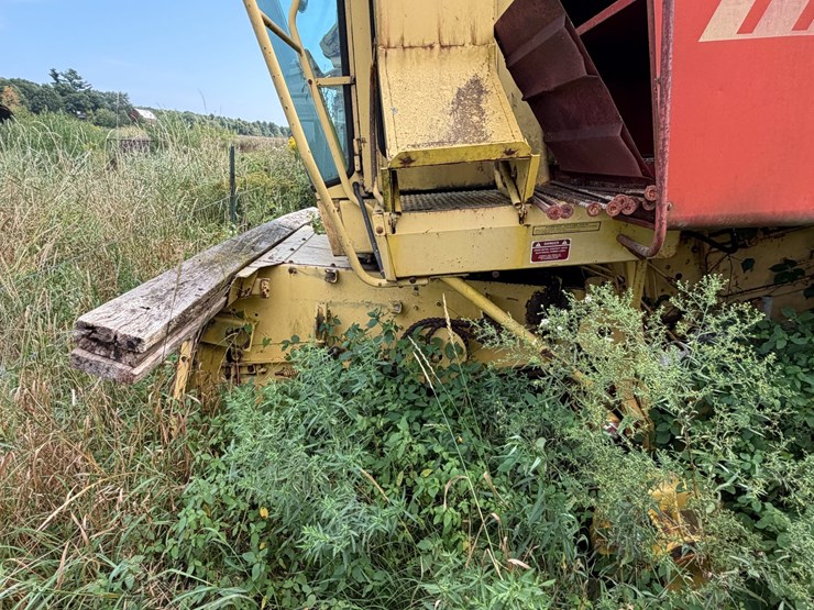 new-holland-tr70-image-14