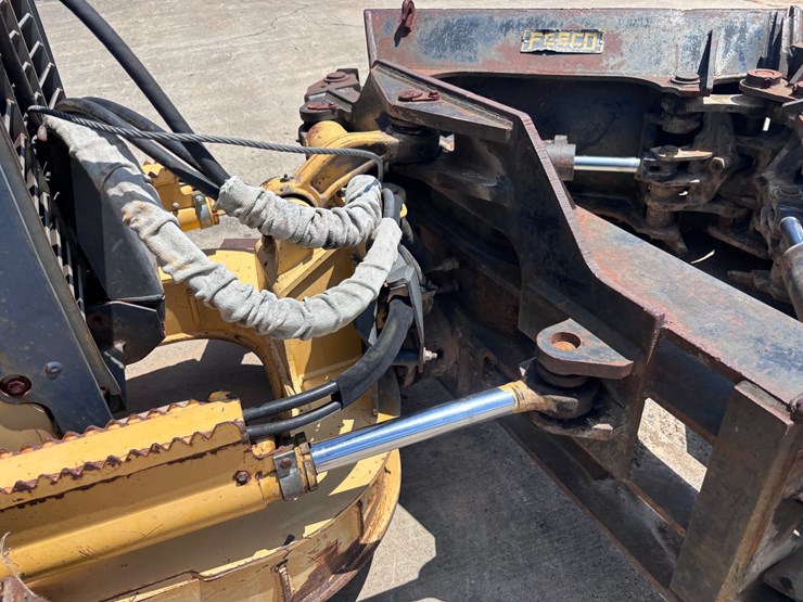 deere-650h-lgp-image-21