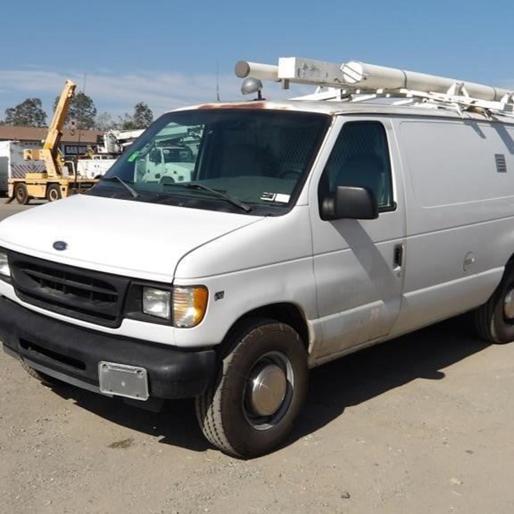 2002 FORD E350