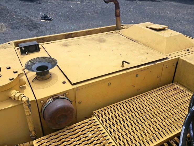 caterpillar-211-image-22
