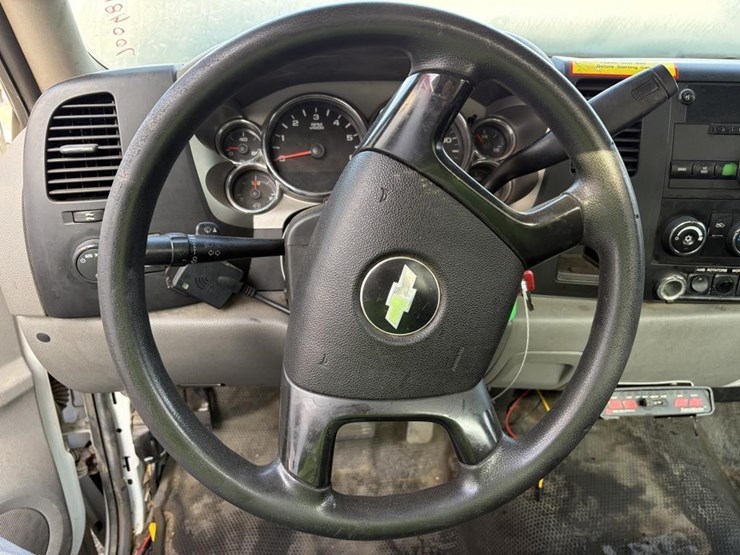 2009-chevrolet-silverado-2500-image-15