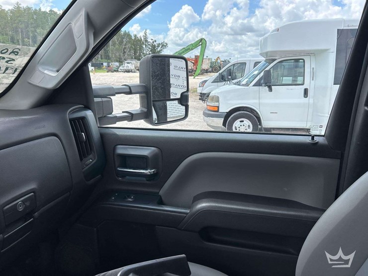 2019-chevrolet-silverado-5500hd-image-23