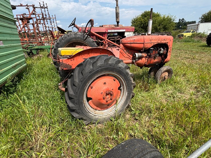 #2568-•-allis-chalmers-c-narrow-front-tractor-image-4