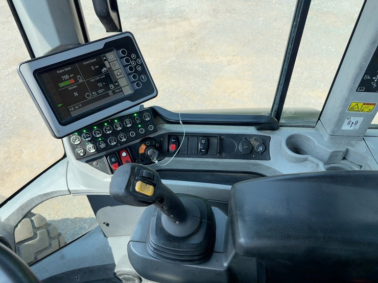 2017-caterpillar-926m-image-27