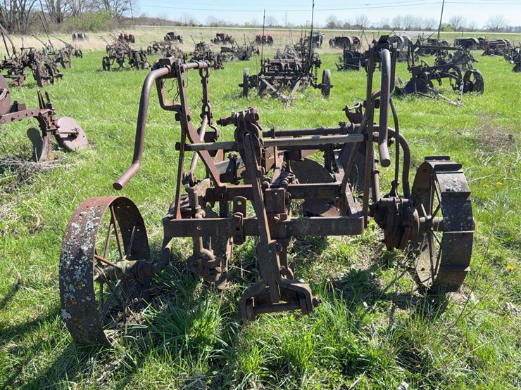 oliver-four-bottom-plow-image-13