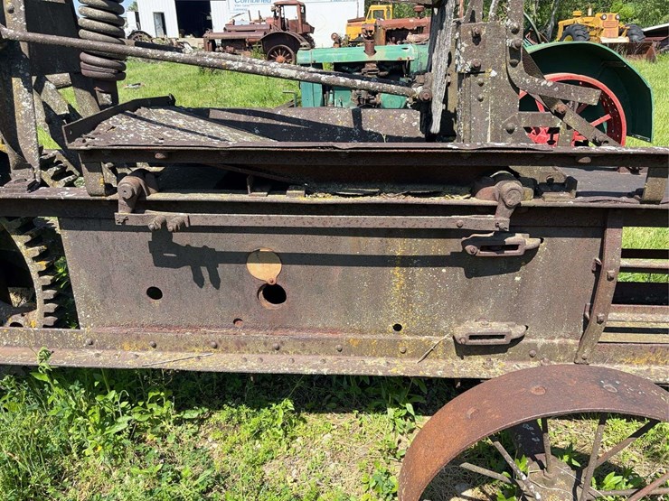 case-bale-press-image-25