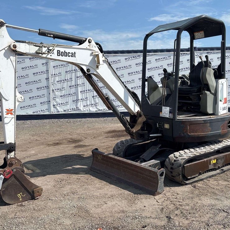 2017 BOBCAT E26