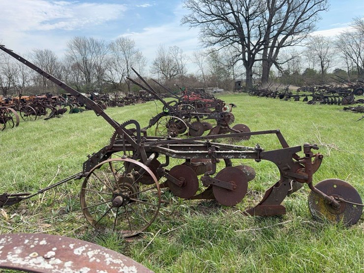 case-three-bottom-14”-pull-type-plow-image-6