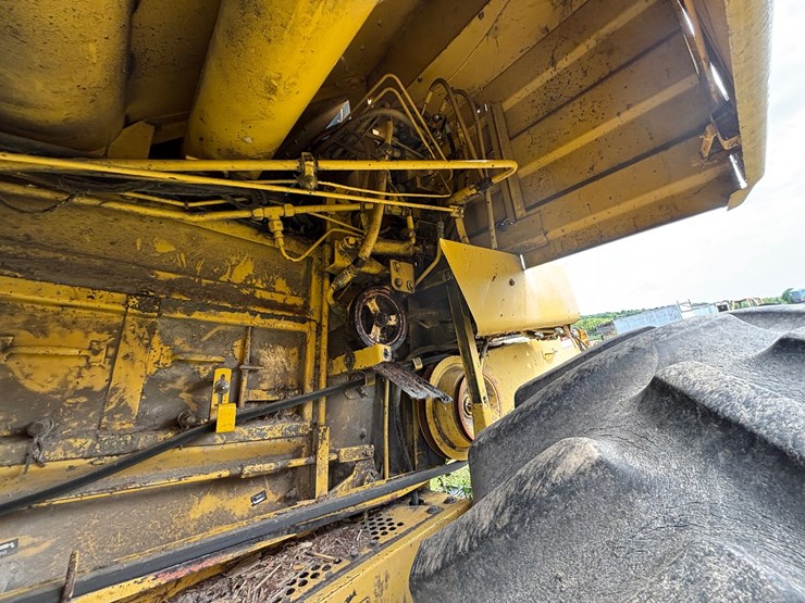 new-holland-tr98-image-65
