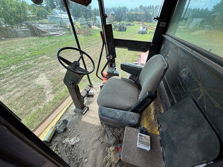 new-holland-tr86-image-55