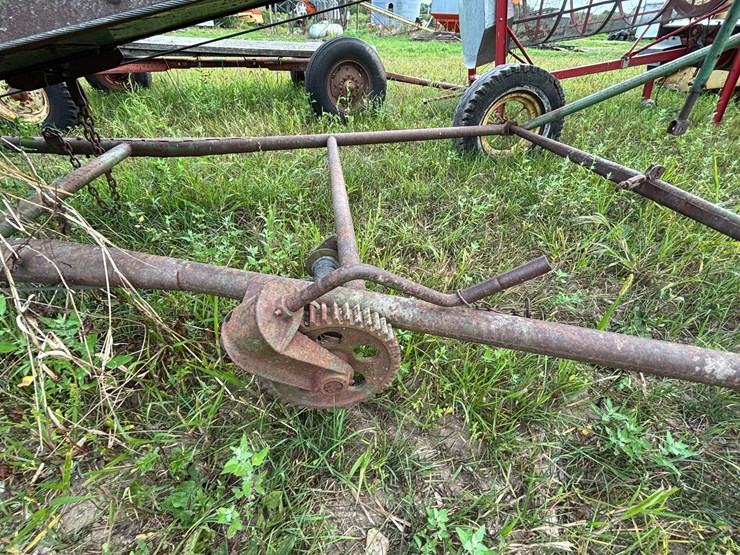 john-deere-300-image-12
