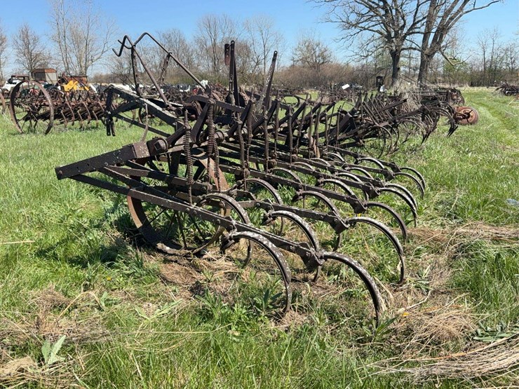 john-deere-10-image-8