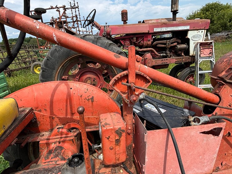#2568-•-allis-chalmers-c-narrow-front-tractor-image-16