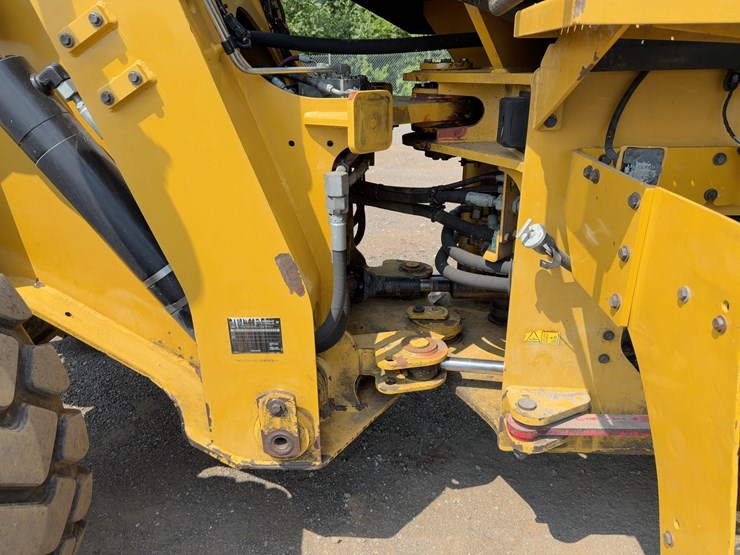 2017-caterpillar-926m-image-18